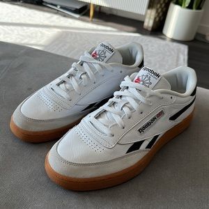 Reebok Men's Club C Sneaker, White/Black/Gum Sole